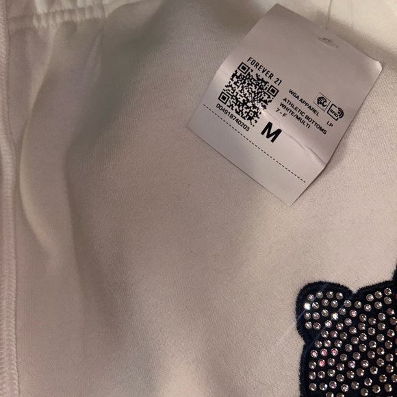 Forever 21 Hello Kitty Rhinestone White Graphic Sweatpant Jogger Pant MEDIUM - Picture 5 of 9